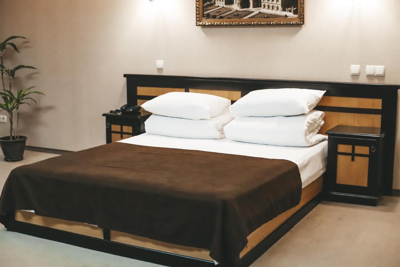Georg Palace Hotel แชร์นิฟซี ภายนอก รูปภาพ
