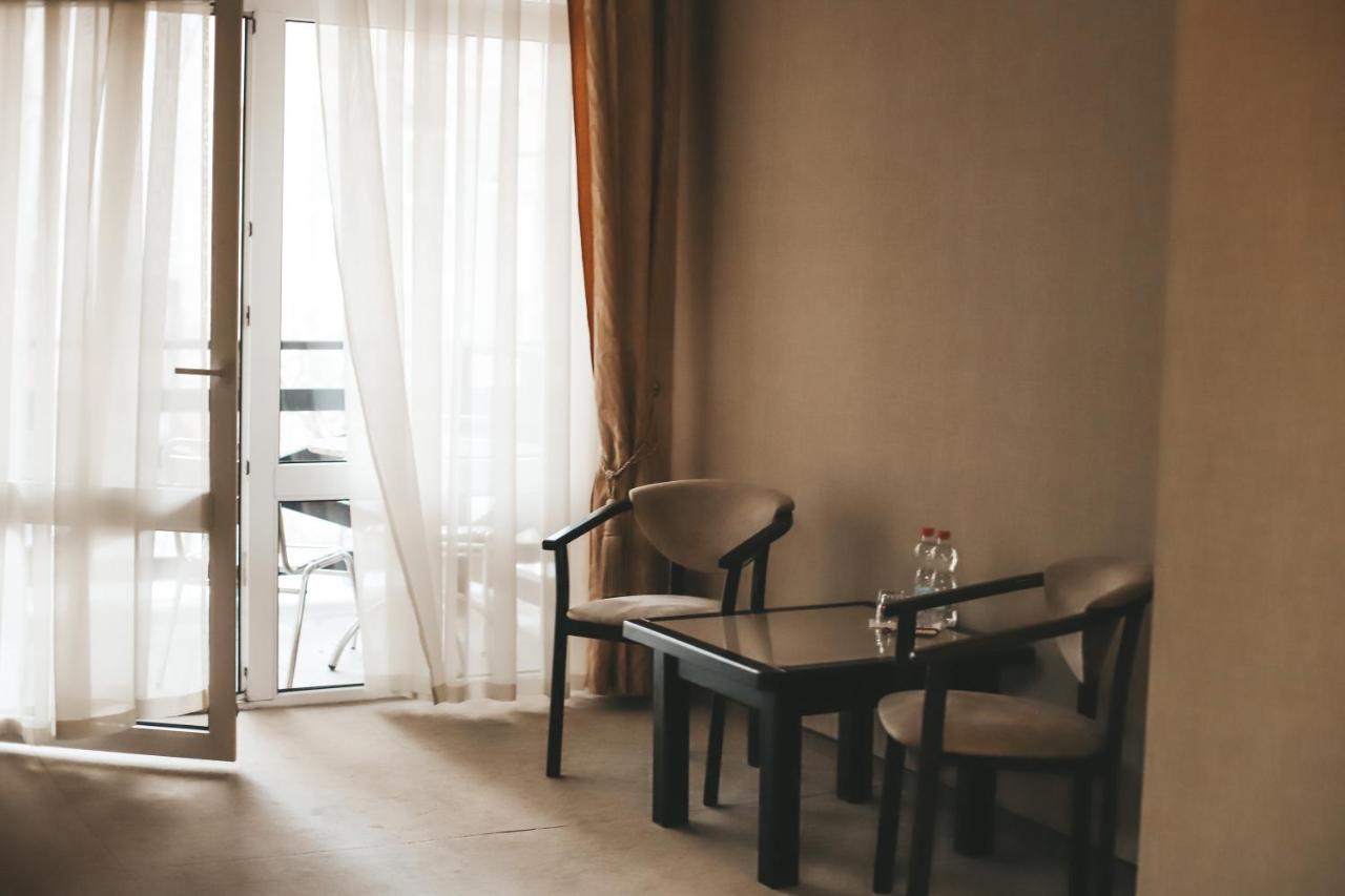 Georg Palace Hotel แชร์นิฟซี ภายนอก รูปภาพ